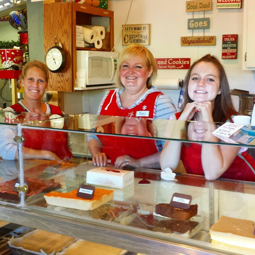 Gift Shop «Sleighbells Of Sherwood (Seasonal Business Open July1-December 23)», reviews and photos, 23855 SW 195th Pl, Sherwood, OR 97140, USA