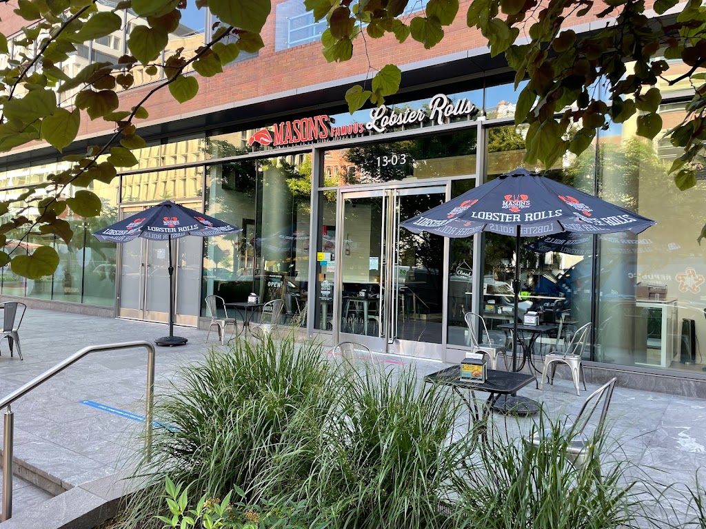 Mason's Famous Lobster Rolls 20036