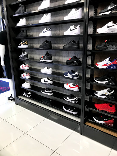 Shoe Store «Shoe Palace», reviews and photos, 7927 Van Nuys Blvd, Panorama City, CA 91402, USA