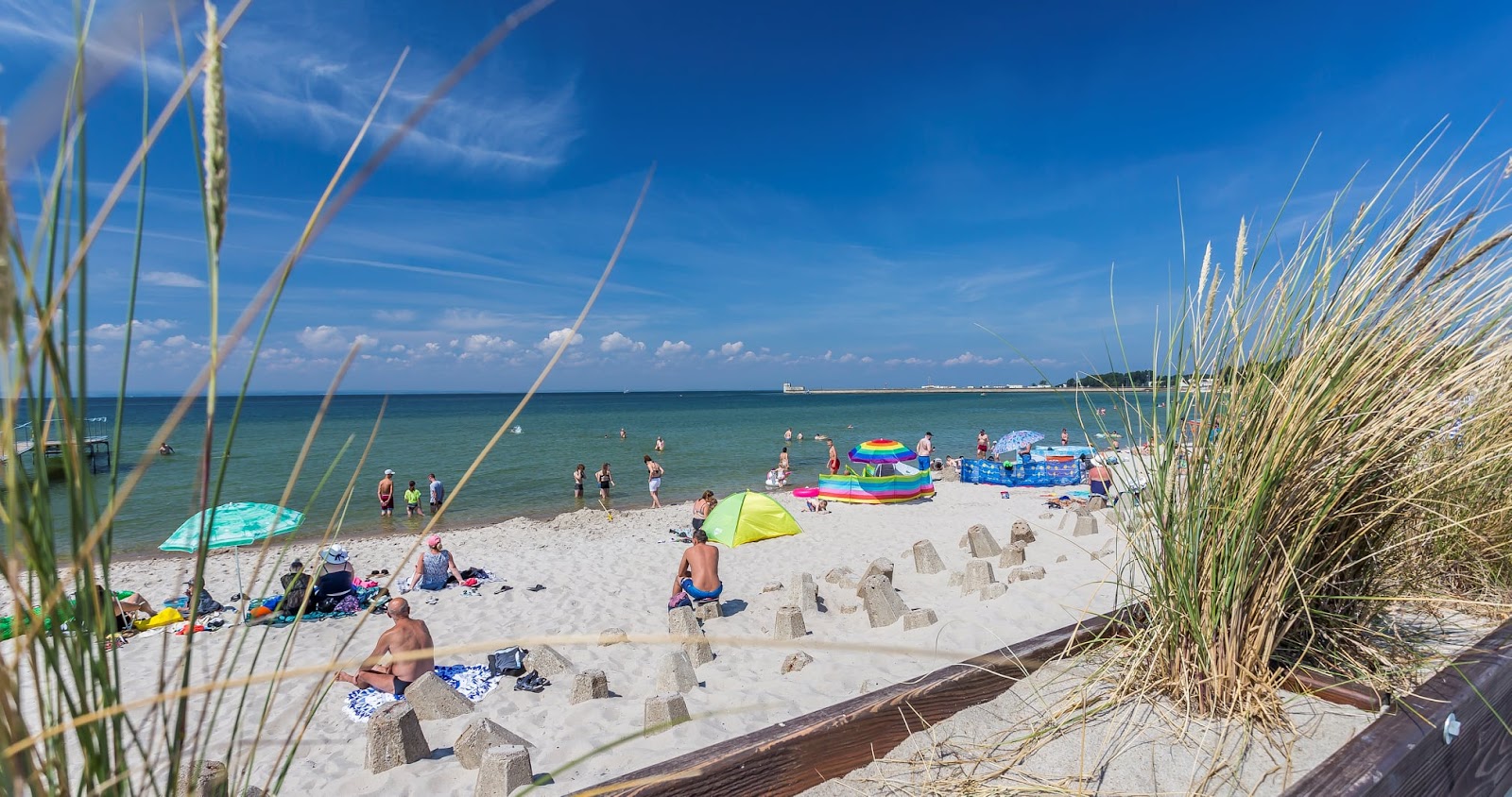 Foto van Helska Mala plaza met helder fijn zand oppervlakte