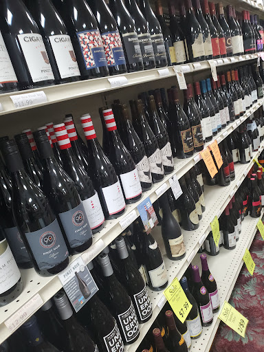 Beer Store «Vans Liquor Store», reviews and photos, 470 Sinsinawa Ave, East Dubuque, IL 61025, USA