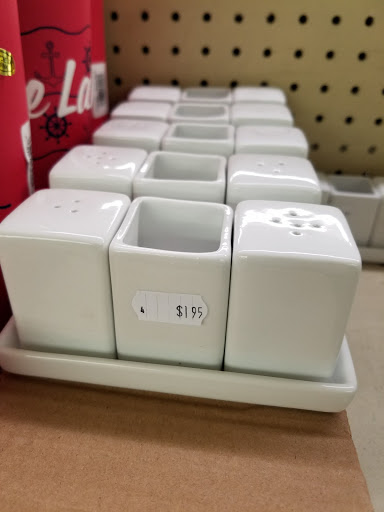 Discount Store «Salvage Discount Store», reviews and photos, 4307 Kernersville Rd, Kernersville, NC 27284, USA