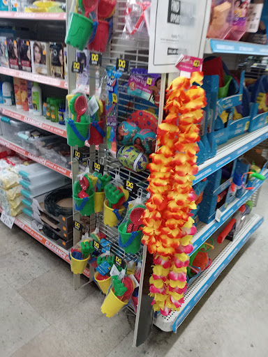 Shopping Mall «Village Square Shopping Center», reviews and photos, 2800 Recker Hwy, Winter Haven, FL 33880, USA