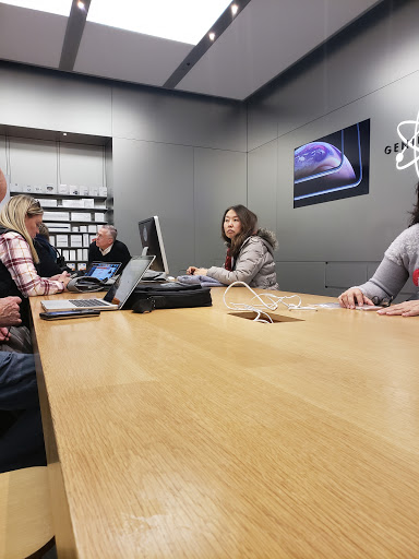 Computer Store «Apple Fashion Place», reviews and photos, 6191 State St, Murray, UT 84107, USA