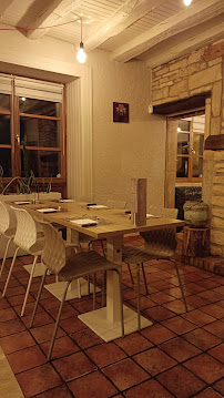 Atmosphère du Restaurant Le Cheval Blanc à Autrey-lès-Gray - n°1