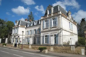 Hôtel Les Maréchaux image