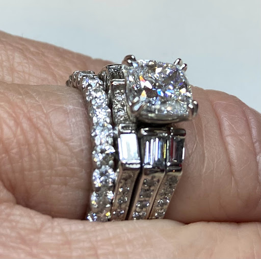 Jewelry Store «Gold N Heart Jewelers (Store #1)», reviews and photos, 3998 Cochran St #4, Simi Valley, CA 93063, USA