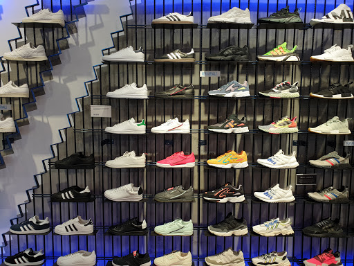 Shoe Store «Adidas Originals», reviews and photos, 8009 Melrose Ave, Los Angeles, CA 90046, USA