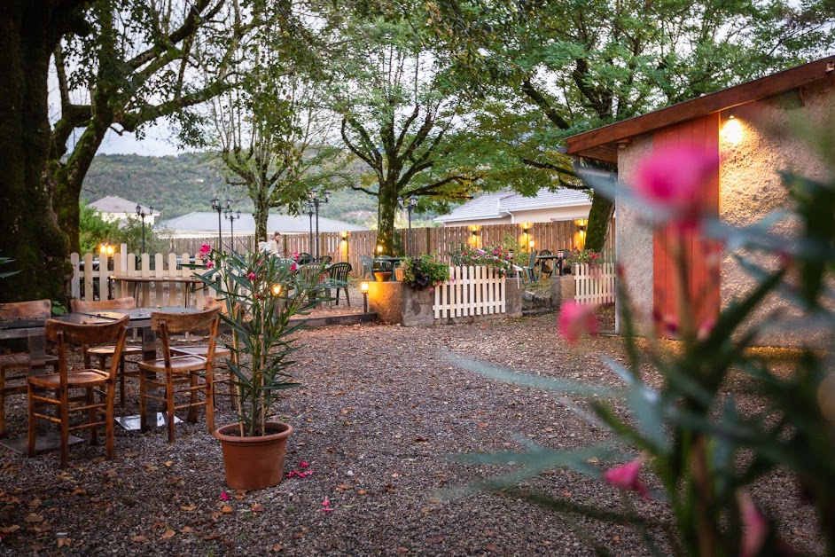 Restaurant L'auberge refleurie à Saint-Étienne-de-Crossey