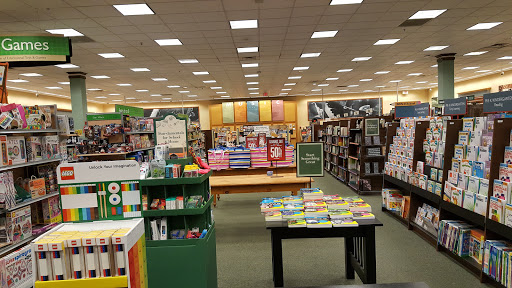 Book Store «Barnes & Noble», reviews and photos, 17111 Haggerty Rd, Northville, MI 48168, USA
