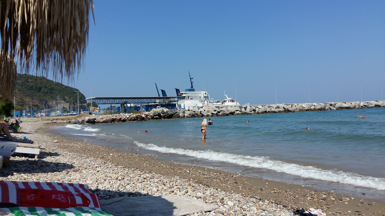 Foto von Samian Mare Beach und die siedlung