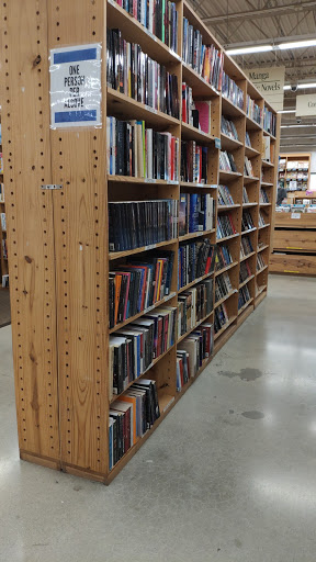 Book Store «Half Price Books», reviews and photos, 1328 Butterfield Rd, Downers Grove, IL 60515, USA