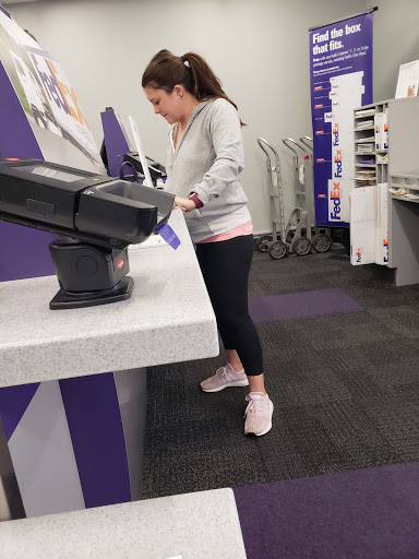 Shipping and Mailing Service «FedEx Ship Center», reviews and photos, 4901 S Zuni St, Littleton, CO 80120, USA