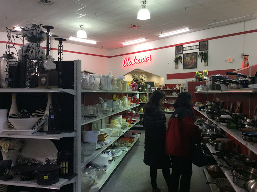 Thrift Store «The Salvation Army Family Store & Donation Center», reviews and photos, 823 E Auburn Rd, Rochester Hills, MI 48307, USA