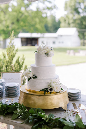 Wedding Bakery «Tres Belle Cakes and Coffee Shop», reviews and photos, 8921 Reading Rd, Reading, OH 45215, USA