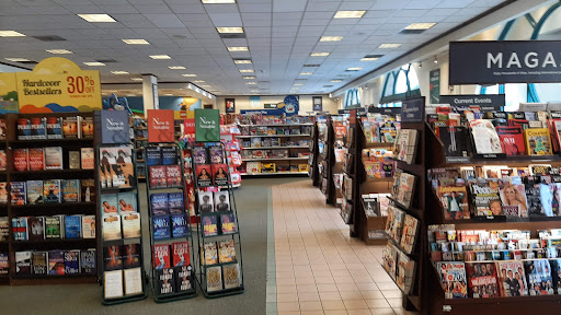 Book Store «Barnes & Noble Booksellers Valencia», reviews and photos, 23630 Valencia Blvd, Santa Clarita, CA 91355, USA
