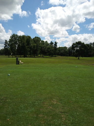 Golf Course «Par 3 Golf Course», reviews and photos, 3362 Fairlawn Dr, Columbus, IN 47203, USA