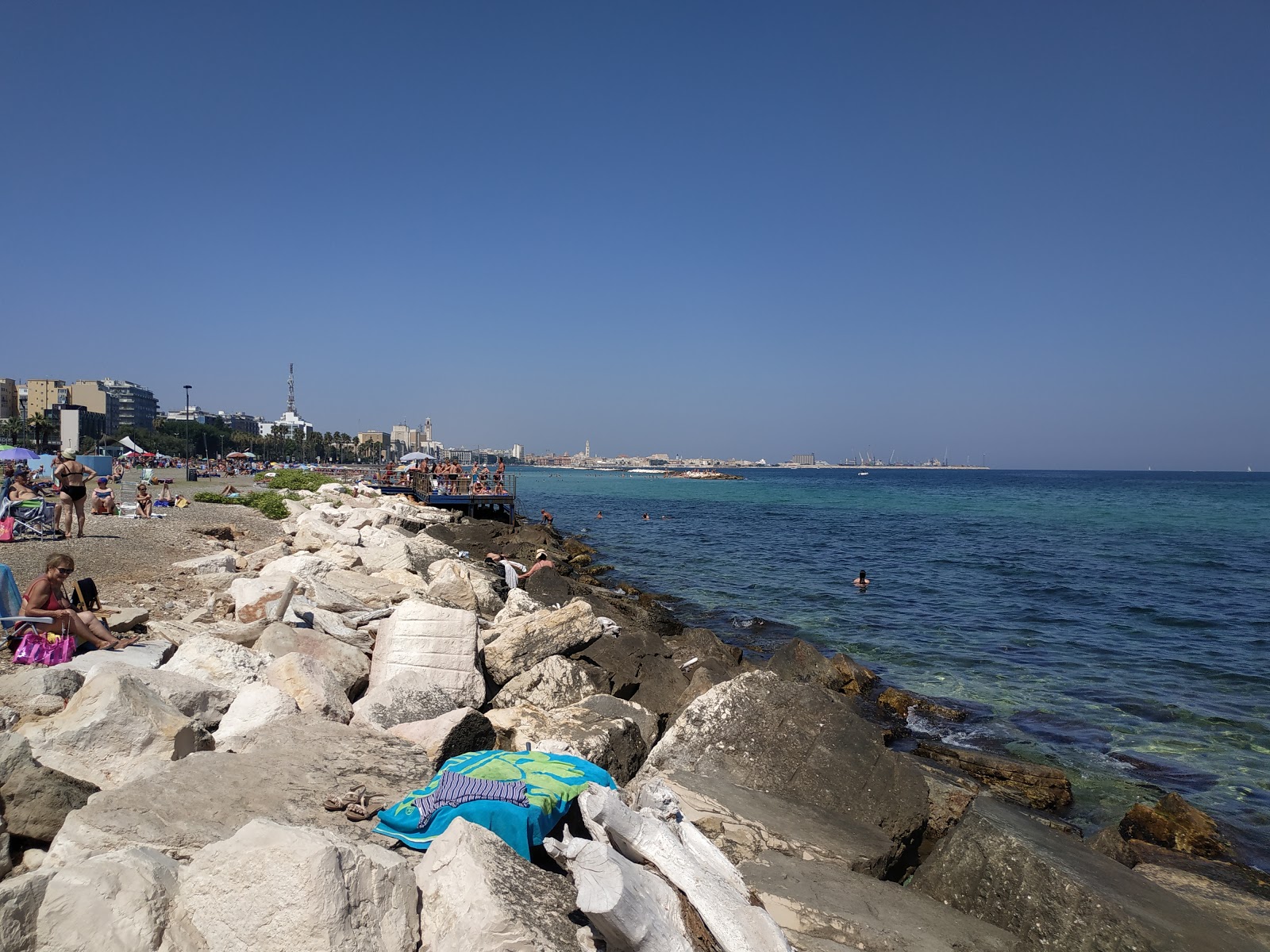 Fotografie cu Spiaggia Pane e Pomodoro - locul popular printre cunoscătorii de relaxare