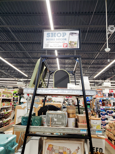 Home Improvement Store «Tractor Supply Co.», reviews and photos, 8135 Brookville Rd, Indianapolis, IN 46239, USA