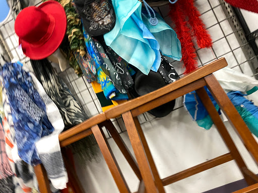 Thrift Store «Fountain Hills Goodwill Retail Store & Donation Center», reviews and photos, 13757 N Fountain Hills Blvd, Fountain Hills, AZ 85268, USA