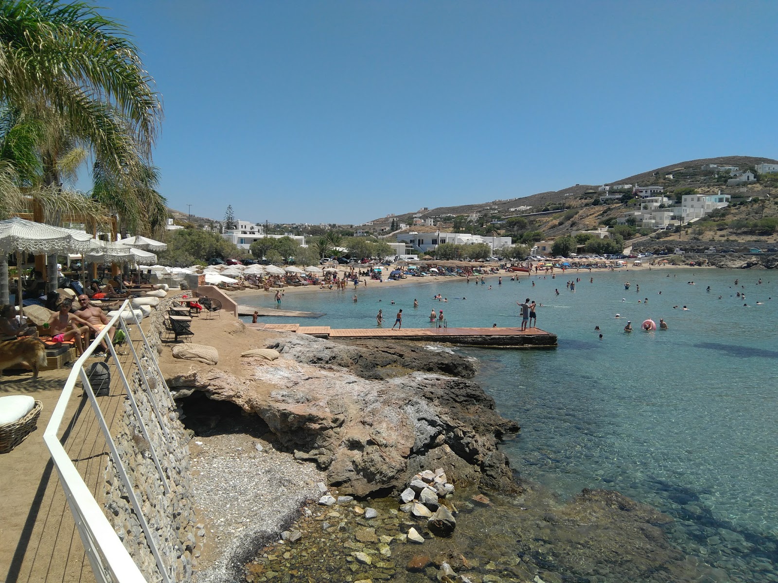 Foto de Agathopes beach com alto nível de limpeza