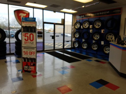 Tire Shop «Firestone Complete Auto Care», reviews and photos, 310 Valley River Center, Eugene, OR 97401, USA
