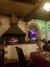 Atmosphère du Restaurant La Vierta du Tzigane à Varennes - n°4