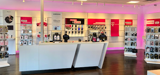 Cell Phone Store «T-Mobile», reviews and photos, 11961 Bradburn Blvd Suite 800, Westminster, CO 80031, USA