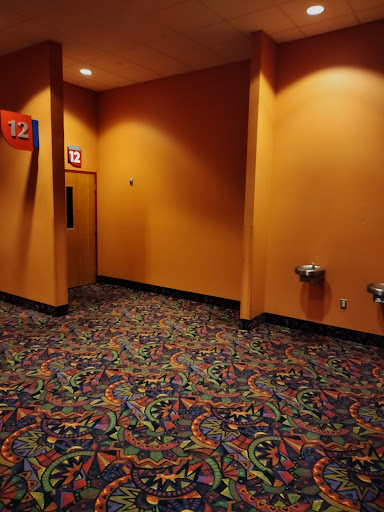 Movie Theater «Regal Cinemas Independence Mall 14 & RPX», reviews and photos, 101 Kingston Collection Way, Kingston, MA 02364, USA