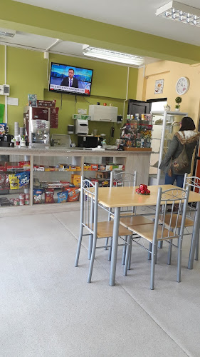 Opiniones de Custodia y Cafeteria al paso Aoni en Punta Arenas - Cafetería