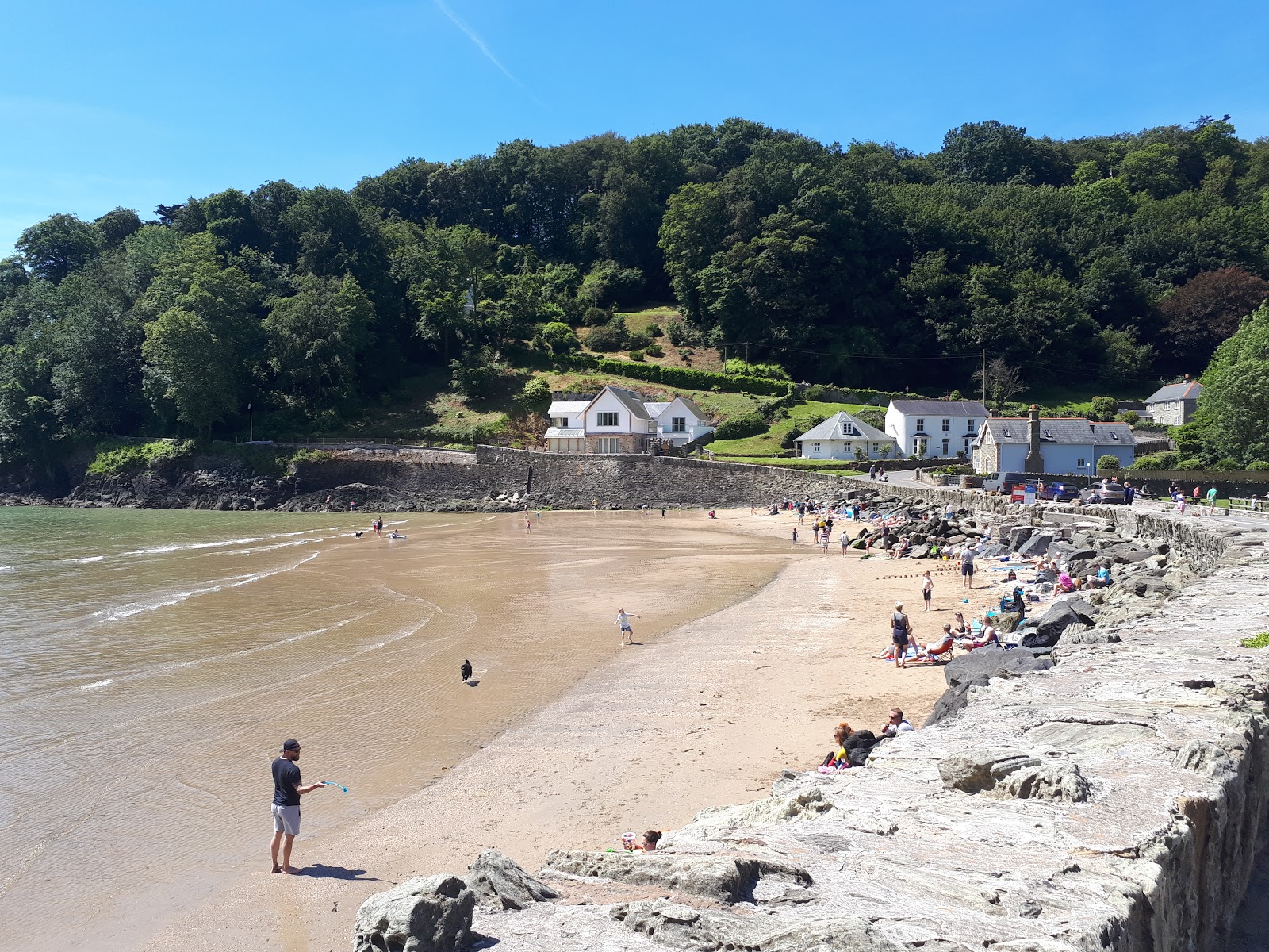 Valokuva Salcombe North Sandsista. pinnalla turkoosi puhdas vesi:n kanssa