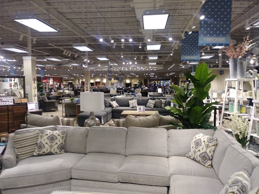 Furniture Store «Becker Furniture World - Northtown», reviews and photos, 304 Northtown Dr NE, Blaine, MN 55434, USA
