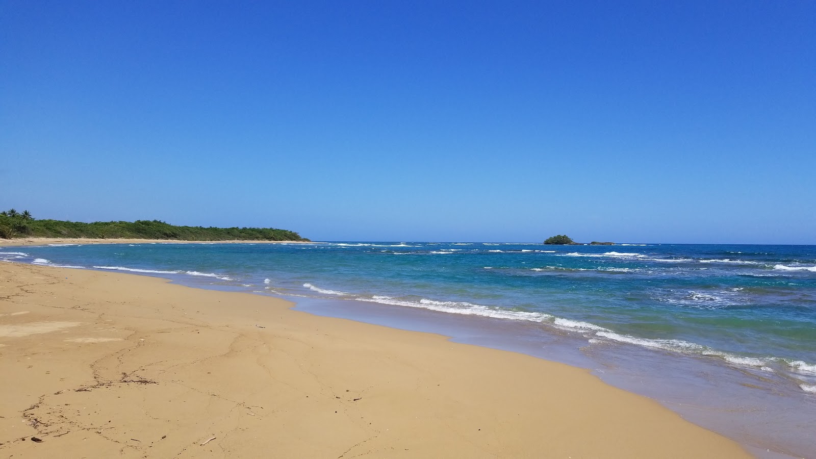Fotografija Playa de Cangrejo z svetel pesek površino