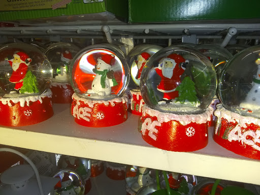 Dollar Store «Dollar Tree», reviews and photos, 4160 Lincoln Blvd, Marina Del Rey, CA 90292, USA