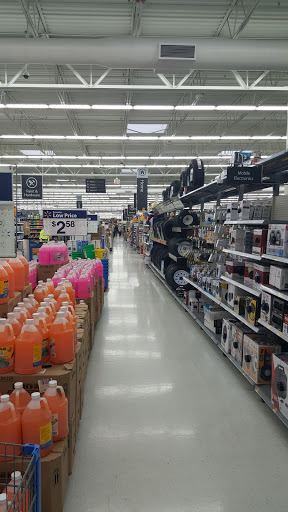 Tire Shop «Walmart Tires & Auto Parts», reviews and photos, 10562 Belleville Rd, Belleville, MI 48111, USA