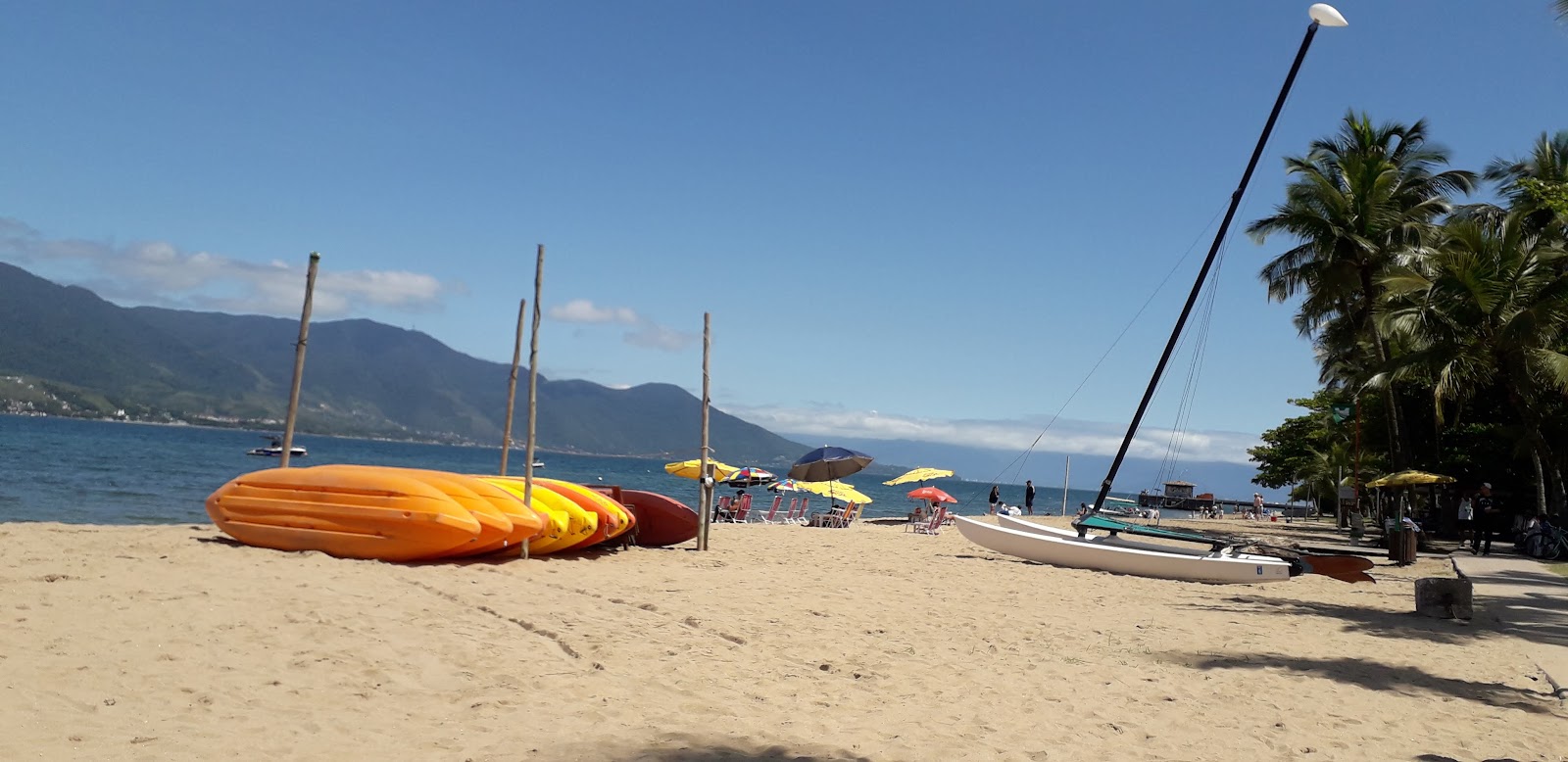 Fotografie cu Praia Do Pereque - locul popular printre cunoscătorii de relaxare