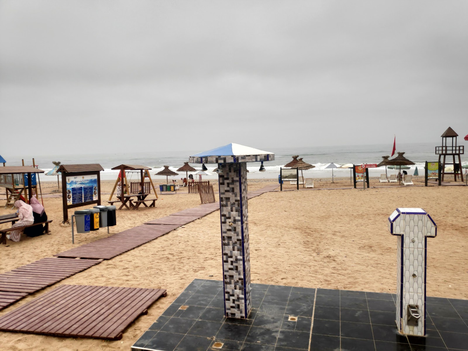 Plage Sidi Ifni'in fotoğrafı uçurumlarla desteklenmiş