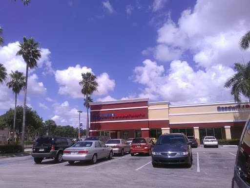 Thrift Store «Goodwill», reviews and photos, 6819 Taft St, Hollywood, FL 33024, USA