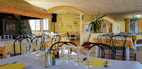 Atmosphère du Restaurant français Restaurant LA CAMARGUE à Bas-en-Basset - n°2
