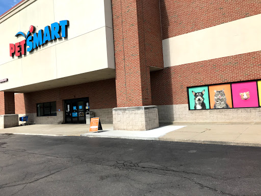 Pet Supply Store «PetSmart», reviews and photos, 5650 Mercury Dr, Dearborn, MI 48126, USA
