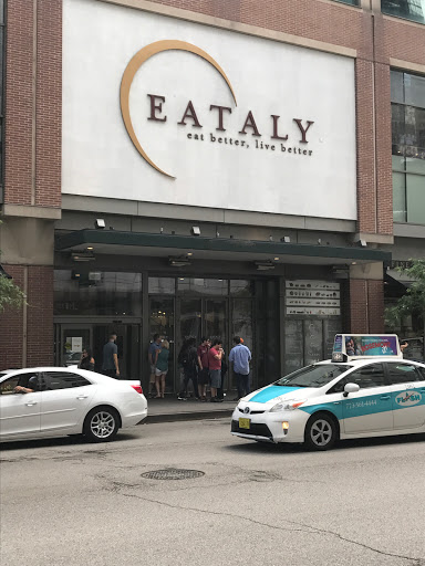 Shopping Mall «The Shops at North Bridge», reviews and photos, 520 N Michigan Ave, Chicago, IL 60611, USA