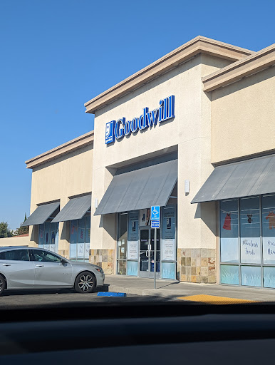 Thrift Store «Goodwill», reviews and photos