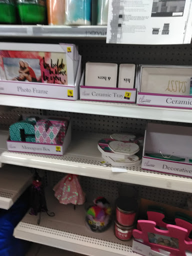 Discount Store «Dollar General», reviews and photos, 2239 Woodson Rd, Overland, MO 63114, USA