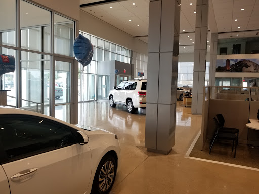Toyota Dealer «Cowboy Toyota», reviews and photos, 9525 E R L Thornton Fwy, Dallas, TX 75228, USA