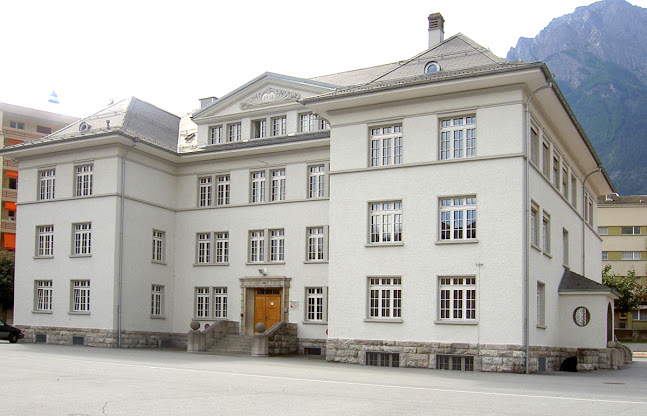 Kommentare und Rezensionen über Pädagogische Hochschule Wallis