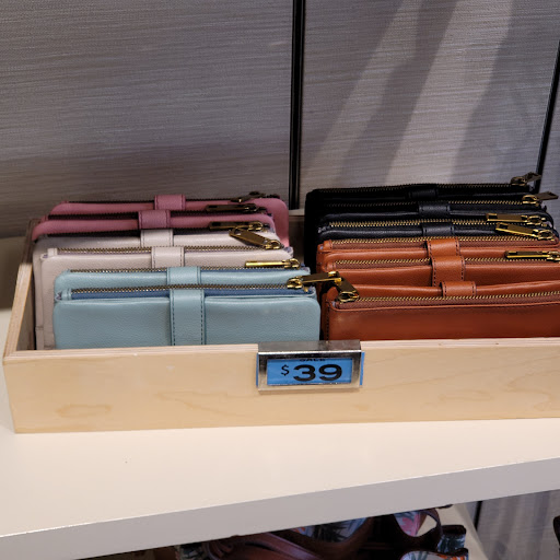 Watch Store «Fossil Outlet Store», reviews and photos, 18521 Outlet Blvd #725, Chesterfield, MO 63005, USA