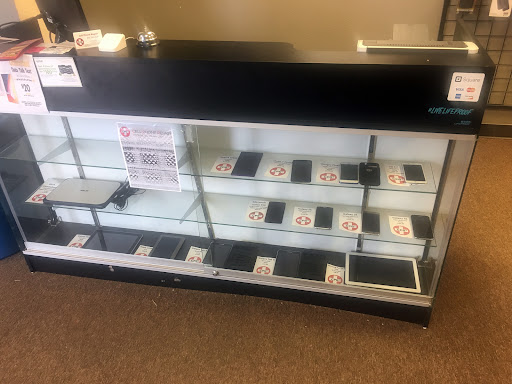 Electronics Repair Shop «CPR Cell Phone Repair Lubbock», reviews and photos, 5152 69th St Suite 100, Lubbock, TX 79424, USA