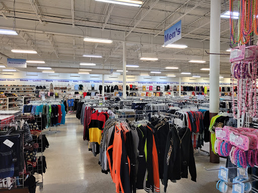 Shopping Mall «Northern Lights Shopping Center», reviews and photos, 3349-3561 Cleveland Ave, Columbus, OH 43224, USA