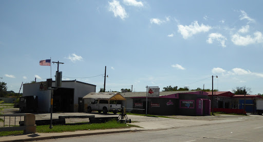 Rush In Lube Pit in Sonora, Texas