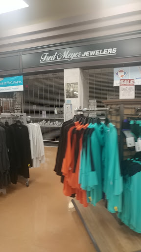 Grocery Store «Kroger Marketplace», reviews and photos, 199 Graceland Blvd, Columbus, OH 43214, USA